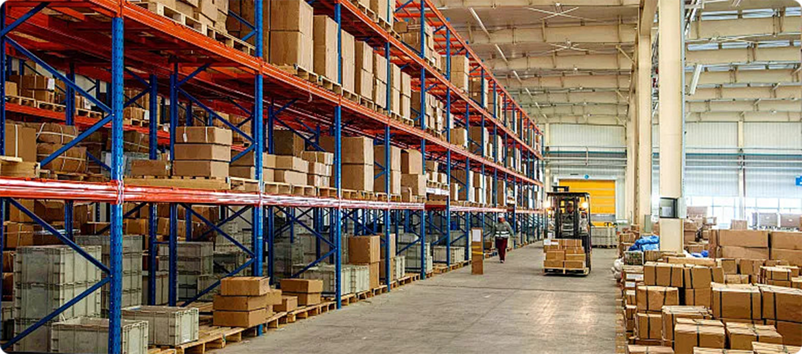 秉承“服务城乡生活、助力乡村振兴”的运营理念，汇聚省内外优质农产品、厂家货源，依托陕西物流网供应链生态体系，以数智科技畅通销售渠道，提升本土品牌产品质量，创新“扶贫+物流+金融”乡村振兴新模式